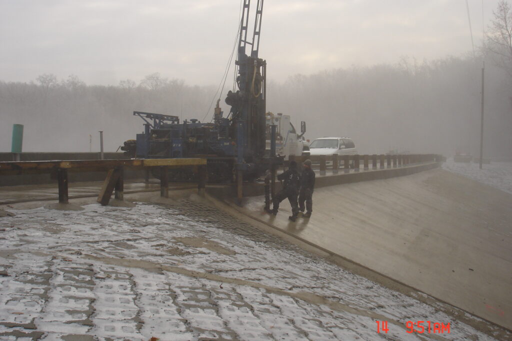 Photo of drilling rig