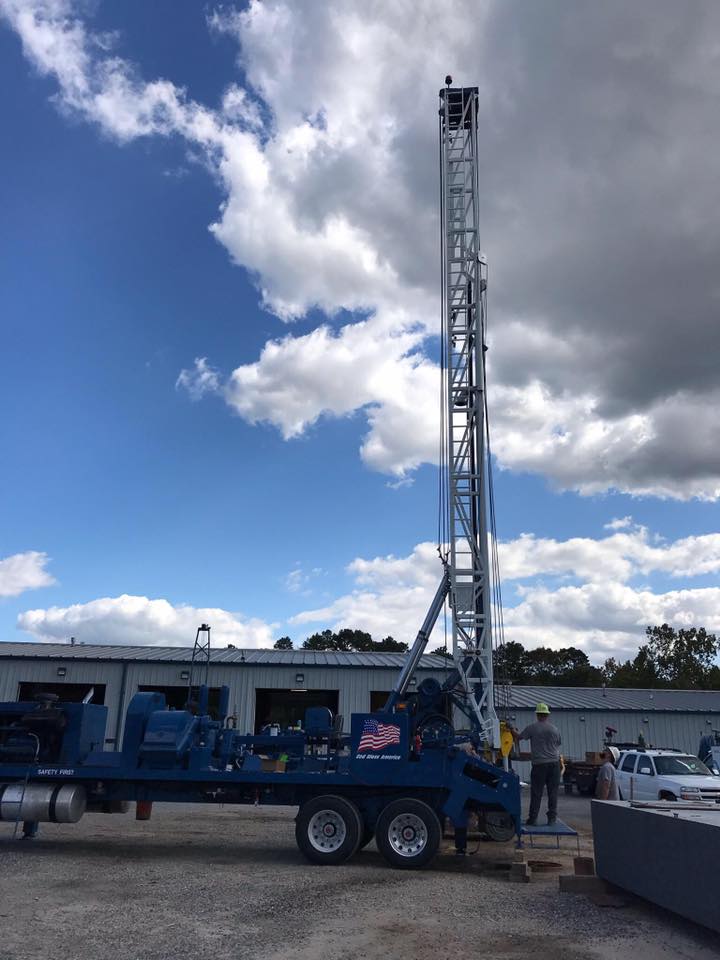 Photo of drilling rig